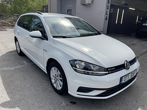 Прокат автомобилей (2 фото из 3)
