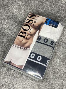 Hugo Boss (1 фото из 3)
