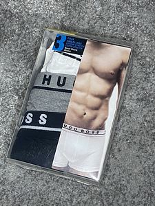 Hugo Boss (2 фото из 3)
