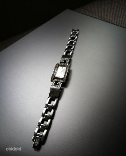 Женские часы Guess с кристаллами Сваровски (фото #2)