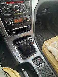 FORD MONDEO 2.0 benzin 2011 (10 foto / 12)