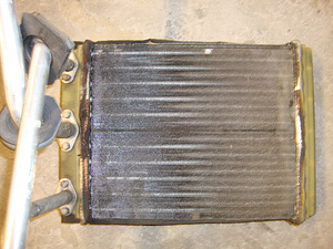 Mercedes W124 soojendusradiaator Behr (3 foto / 3)