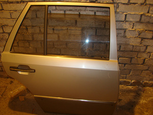 Mercedes W124 esikapott, kuldne, korralik (4 foto / 10)