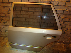 Mercedes W124 esikapott, kuldne, korralik (6 foto / 10)
