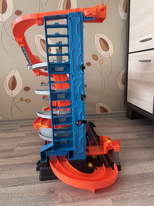 Suur garaaž Hot Wheels City Ultimate Garage Shark Attack (6 foto / 8)