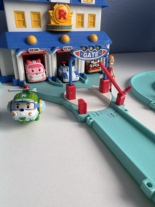 Robocar Poli, Robocar Poli autod ja maja (2 foto / 8)