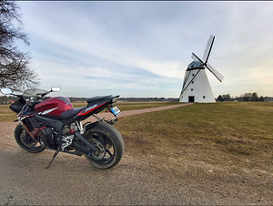 Yamaha yzf-r6 (1 фото из 8)