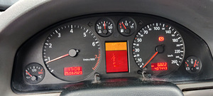 Audi A4 1.8T (5 foto / 6)