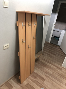 Вешалка с зеркалом (3 фото из 3)