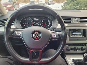 Volkswagen Passat (5 foto / 7)