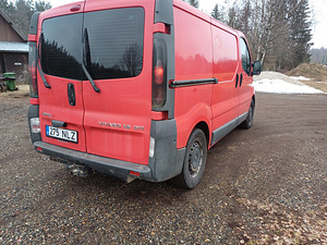 OPEL VIVARO 1,9td 74kw (3 foto / 8)