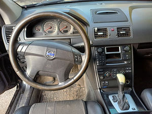 VOLVO XC90 2,4td 120kw автомат (9 фото из 9)