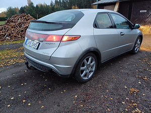 Honda Civic 2,2td 103kw (3 foto / 6)
