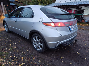 Honda Civic 2,2td 103kw (4 foto / 6)