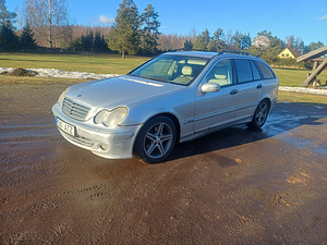 MERCEDES-BENZ C 220 CDI (1 foto / 7)