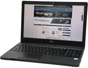 Fujitsu LifeBook A557 (2 foto / 2)