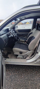 Nissan xtrail (7 фото из 9)