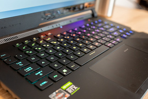 ASUS ROG STRIX SCAR 15.6 FHD (9 foto / 10)