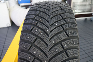215/60/16 Michelin X-Ice North 4 (1 foto / 4)