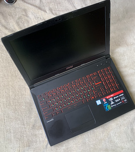 MSI GL62M 7REX (2 foto / 4)