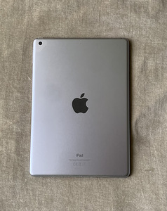 iPad 6-го поколения 128 гб (2 фото из 6)