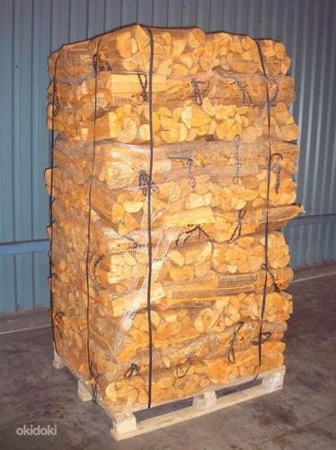 Сухие дрова в сетках для камина (фото #2)