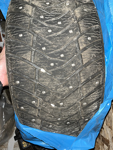 Müüa 285/45R20 naastrehvid (5 foto / 9)