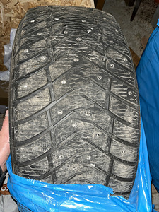 Müüa 285/45R20 naastrehvid (7 foto / 9)