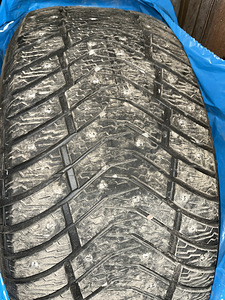 Müüa 285/45R20 naastrehvid (8 foto / 9)