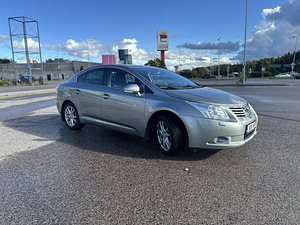 Toyota Avensis 1.8 85kW 2011a automaat (4 foto / 9)