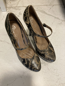 Bata обувь (3 фото из 4)