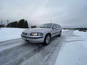 Volvo V70 (2 foto / 9)