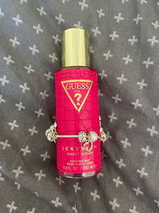 Guess Sexy Skin Sweet Sugar Fragrance mist/Kehasprei 250 ml