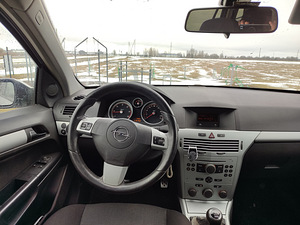 Opel Astra 1.9tdi 88kw (5 foto / 5)