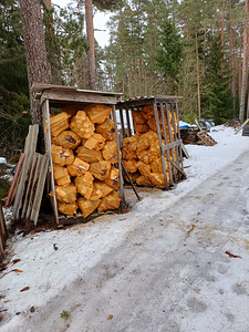 Kuivad küttepuud brikett pellet (1 foto / 3)