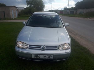 Volkswagen Golf 1,6 77kw 2003 (2 foto / 11)