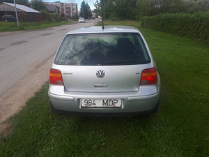 Volkswagen Golf 1,6 77kw 2003 (9 foto / 11)