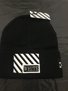 Шапки Off-White (3 фото из 9)