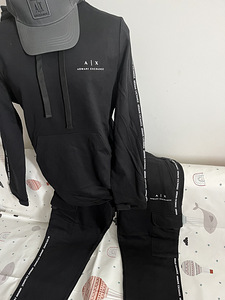 Костюм Armani (4 фото из 4)