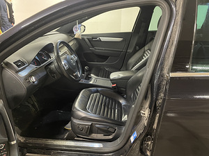 Volkswagen Passat (3 foto / 7)