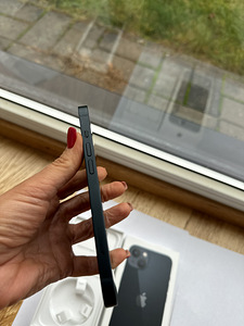 iPhone 13 128GB midnight (8 foto / 9)