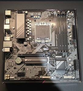 GIGABYTE B650M D3HP Micro ATX | DDR5 | 2.5 Gbit | AM5 Ryzen (1 foto / 4)