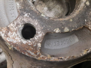 Mazda 4x100 R14 (3 foto / 3)