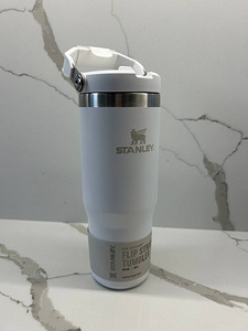 Uus Stanley Joogipudel IceFlow Flip Straw 890ml Frost (2 foto / 4)