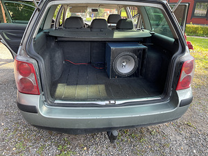 VW Passat 1.9 96kW 2004 6manuaal (8 foto / 10)