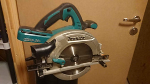 Дисковый резак Makita DHS710 36V (3 фото из 3)