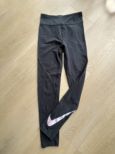 Nike retuusid suurus 156-166 (1 foto / 1)