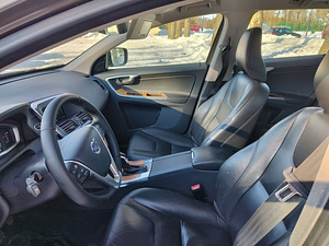 Volvo XC60 Intelli Safe PRO Winter (8 foto / 14)