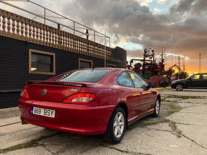 M/V: Peugeot 406 Coupe Pininfarina (2 foto / 9)