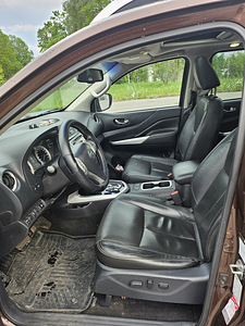 Nissan navara NP300 (7 foto / 10)